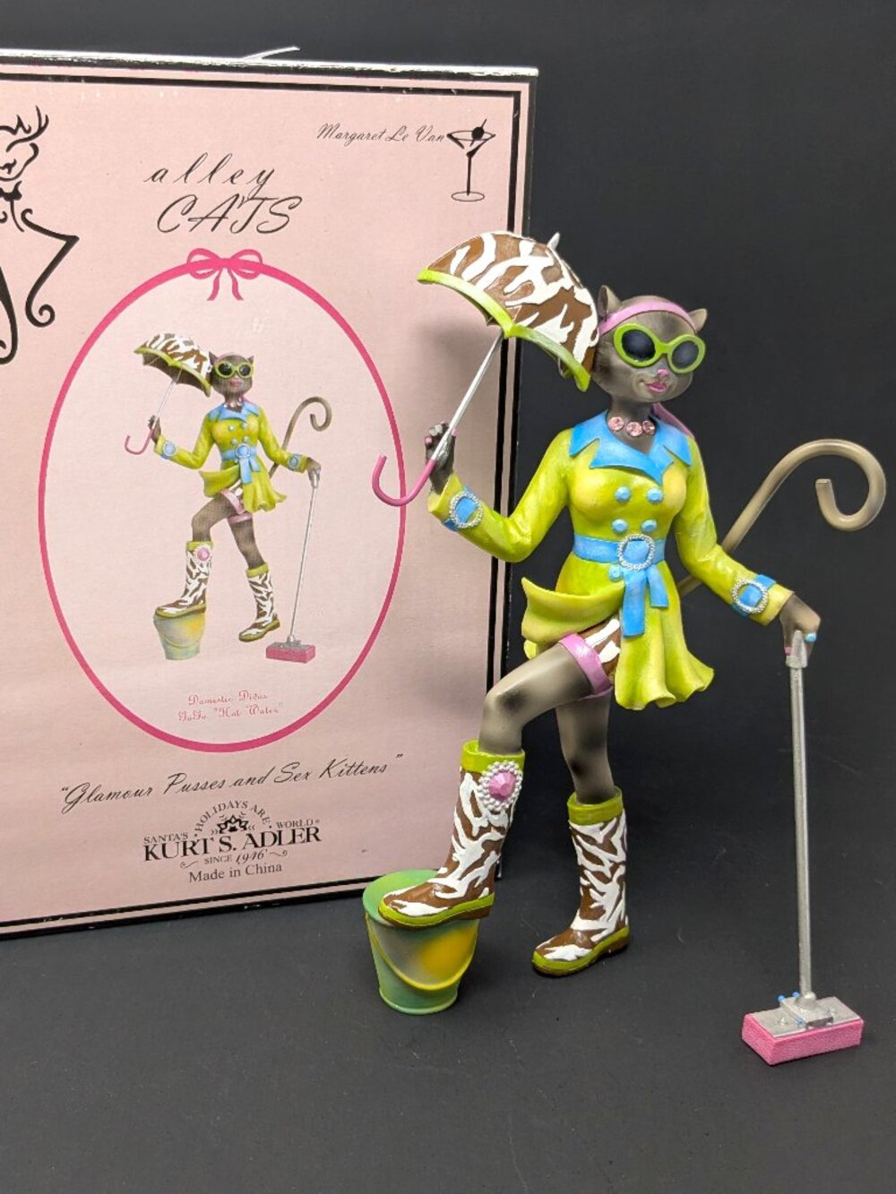 Margaret Le Van Alley Cats Domestic Diva Gogo Hot Water w box Mop and Umbrella